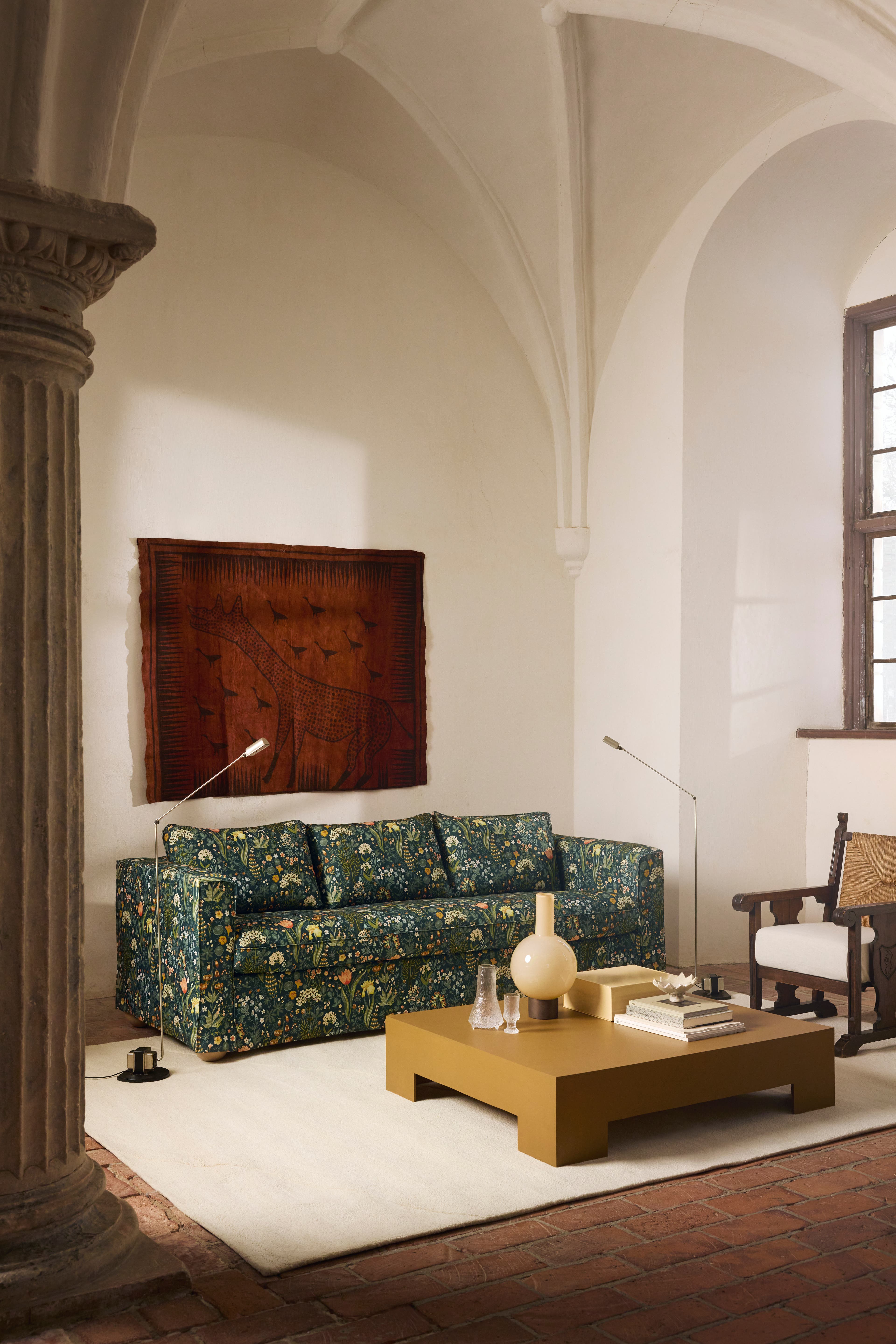 LET YOUR FLAMBOYANCE FLOURISH